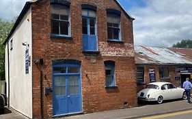 1 Bed River Apartment On The Docks